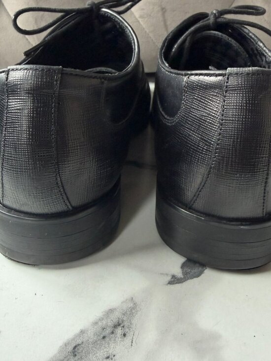 Karl Lagerfeld Leather Wingtip Oxford Dress Shoes in Black Size 9